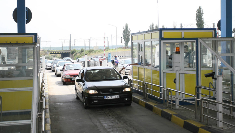 Prima veste buna dupa 23 de ani pentru soferi: nu mai platim taxa de pod la Fetesti Prima veste buna dupa 23 de ani pentru soferi: nu mai platim taxa de pod la Fetesti
