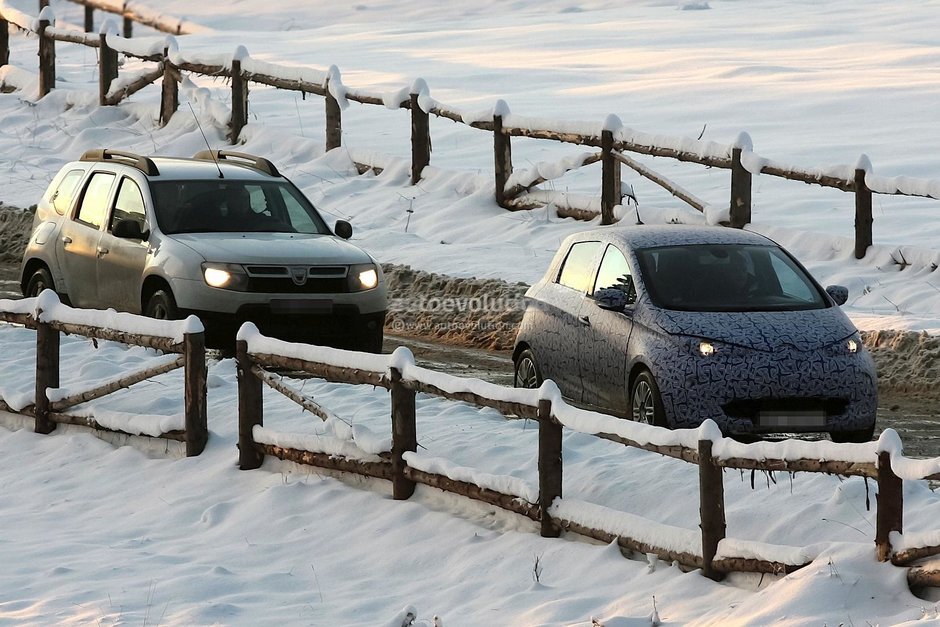 Primele poze spion cu Renault Zoe surprins in Romania Primele poze spion cu Renault Zoe surprins in Romania