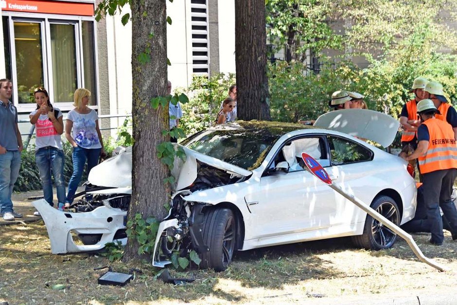 Primul accident cu noul BMW M4