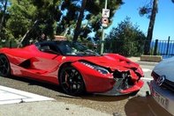 Primul accident cu noul Ferrari LaFerrari