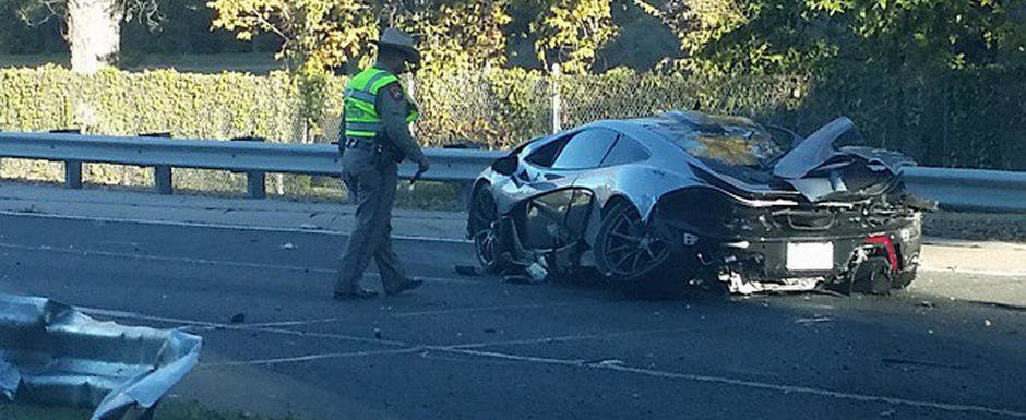 Primul accident cu noul McLaren P1. Supercarul britanic pare distrus complet