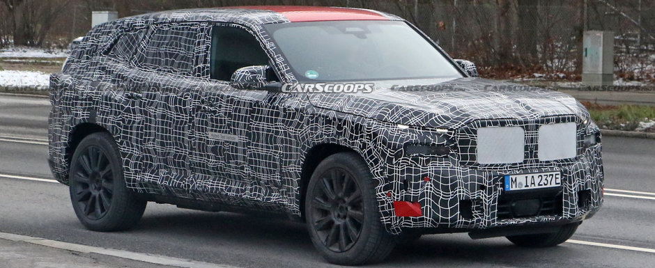 Primul BMW XM din istorie, surprins in teste pe strazile Germaniei. Cel mai exclusivist SUV al bavarezilor ar putea oferi pana la 750 de cai sub capota Primul BMW XM din istorie, surprins in teste pe strazile Germaniei. Cel mai exclusivist SUV al bavarezilor ar putea oferi pana la 750 de cai sub capota