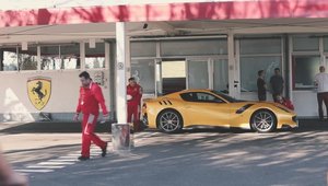 Primul contact cu noul Ferrari F12tdf. Cum se simte supercarul italian