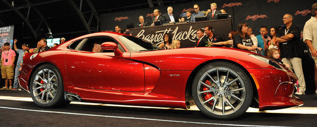 Primul exemplar Dodge Viper 2013, vandut pentru 300.000 dolari!