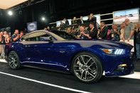 Primul exemplar Ford Mustang 2015, vandut la licitatie pentru o suma fabuloasa
