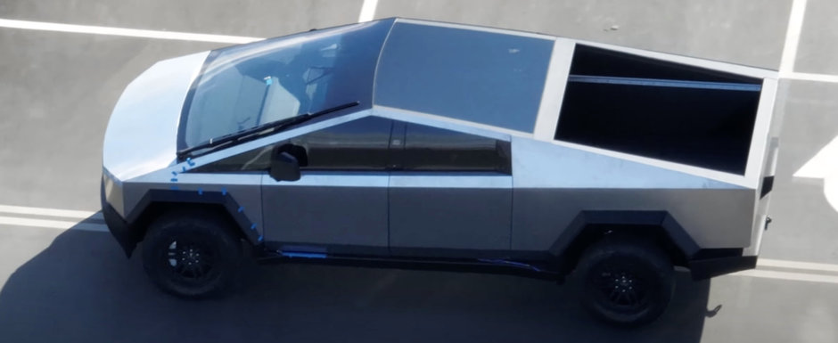 Primul pick-up de la Tesla a debutat oficial si e diferit de tot ce ai vazut la viata ta. Noul Cybertruck a fost surprins complet necamuflat pe pista de incercari a fabricii din California