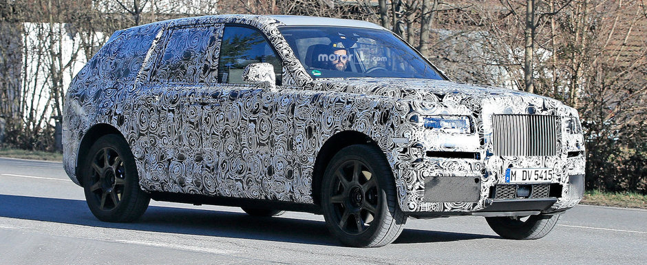 Primul SUV din istoria Rolls-Royce surprins in premiera in teste Primul SUV din istoria Rolls-Royce surprins in premiera in teste