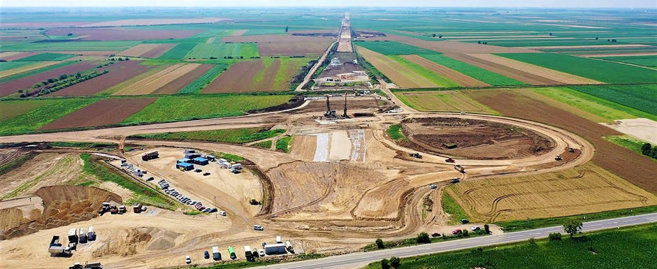 Primul tronson de autostrada din 2020 este aproape gata. Lucrarile au fost finalizate dar circulatia nu este inca deschisa Primul tronson de autostrada din 2020 este aproape gata. Lucrarile au fost finalizate dar circulatia nu este inca deschisa
