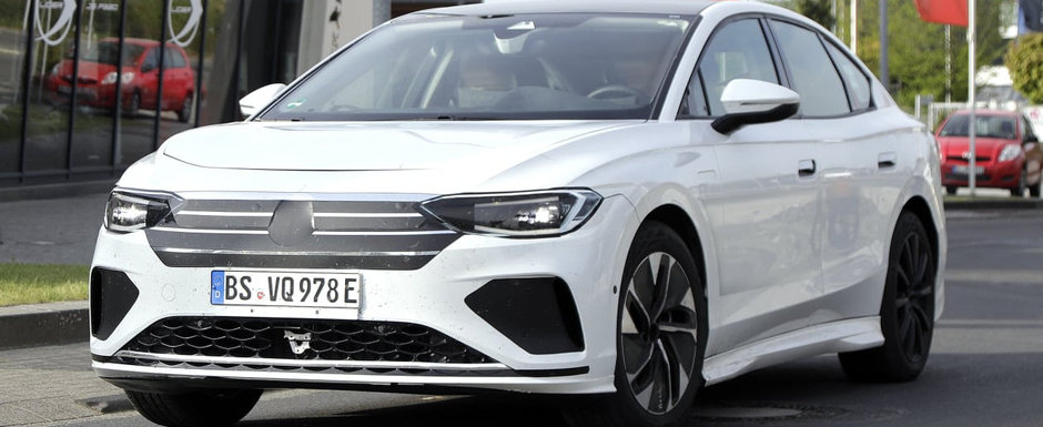 Primul Volkswagen Aero B din istorie, surprins in teste pe strazile Europei. Noul sedan al nemtilor debuteaza anul viitor si inlocuieste celebrul Volkswagen Passat B8 Primul Volkswagen Aero B din istorie, surprins in teste pe strazile Europei. Noul sedan al nemtilor debuteaza anul viitor si inlocuieste celebrul Volkswagen Passat B8