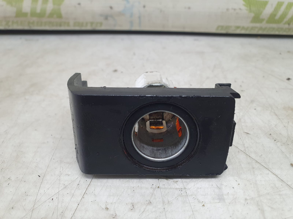 Priza 12 v 4b0919305a Audi A4 B7 [2004 - 2008] 1.9 TDI BPW