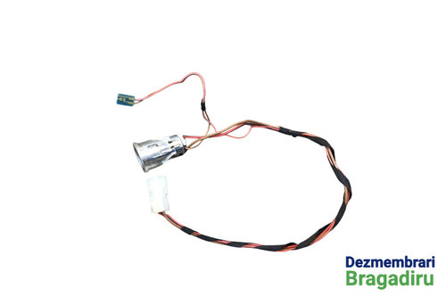Priza 12V BMW Seria 5 F11 [2009 - 2013] Touring wagon 520 d Steptronic (184 hp) Cod motor: N47T, Cod...