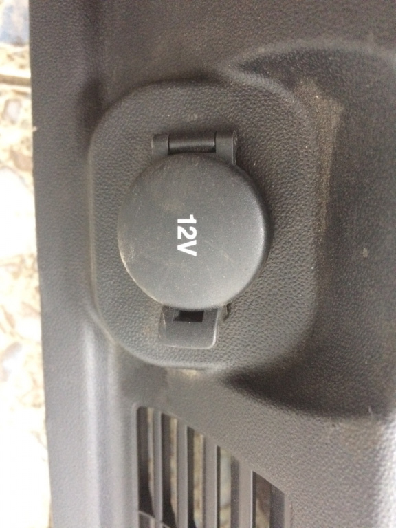 Priza 12V Kia Ceed [facelift] [2010 - 2012] SW wagon 1.6 CRDi AT (116 hp)