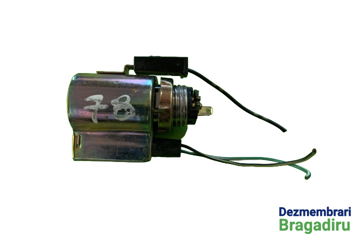 Priza 12V Mitsubishi Pajero Sport [1996 - 2005] SUV 2.5 TD MT (133 hp) (K90) K94W 2.5TD - 4D56T
