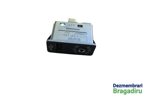 Priza AUX si USB Cod: 9237653 9237653 BMW Seria 5 F11 [2009 - 2013] Touring wagon 520 d Steptronic (...