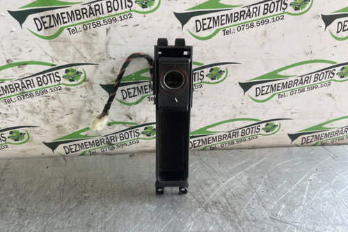 Priza bricheta 8D0863284C / 8D0 863 284C Audi A4 B5 [1994 - 1999] Avant wagon 5-usi 1.6 MT (101 hp)