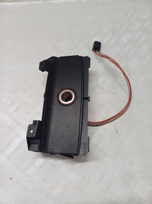 Priza bricheta auxiliara Audi A6 C7 - Motorina 2012, 4G0919321