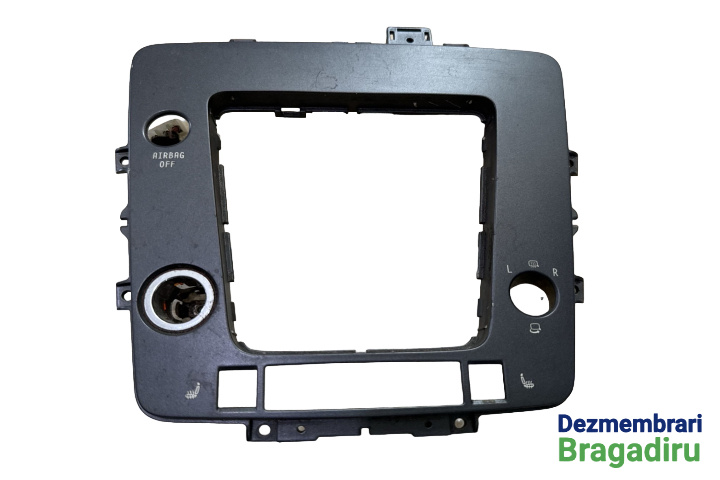 Priza bricheta Cod: 3D0919341 Volkswagen VW Phaeton [facelift] [2008 - 2010] Sedan 3.0 TDI L 4Motion AT (233 hp)