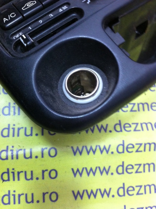 Priza bricheta Hyundai Accent X3 [1994 - 1997] Liftback 5-usi 1.3 MT (75 hp) 1.3i - G4EH