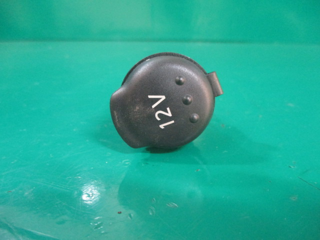 PRIZA INCARCARE 12V NISSAN QASHQAI J10 FAB. 2006 - 2013 ⭐⭐⭐⭐⭐