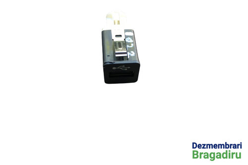 Priza USB Cod: 9237656 9237656 BMW Seria 5 F11 [2009 - 2013] Touring wagon 520 d Steptronic (184 hp)...