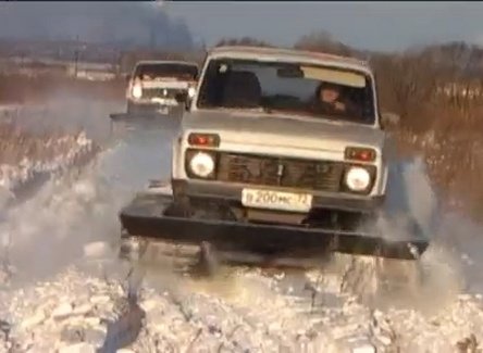 Probleme cu zapada? Fa-ti masina tanc! Probleme cu zapada? Fa-ti masina tanc!