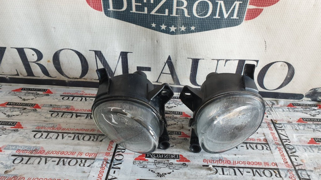 Proiectoare ceata originale stanga / dreapta Audi A5 B8 coduri piese : 8T0941699 / 8T0941700