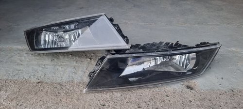 Proiectoare ceata stanga dreapta Skoda Superb 3 2016 2017 2018