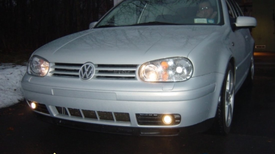 PROIECTOARE CEATA VW GOLF 4