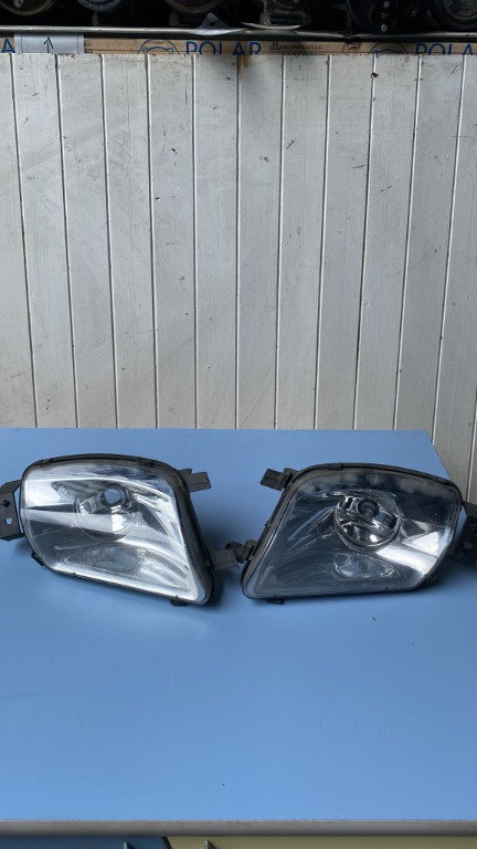 Proiectoare dreapta Peugeot 308 SW 1.6 THP 5FX 2009 cod 9680498880
