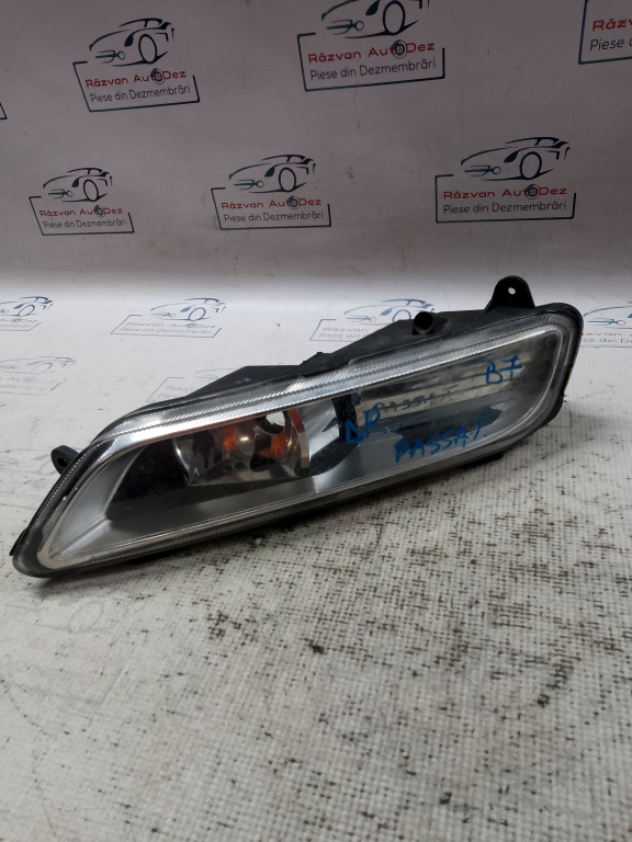 Proiectoare dreapta Volkswagen Passat B7 2007