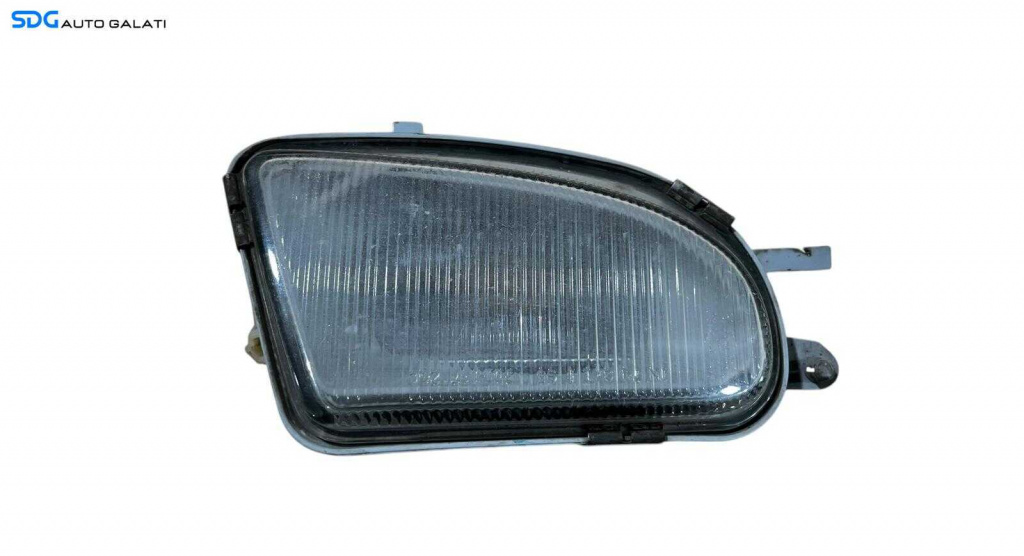 Proiector Ceata Dreapta de pe Bara Spoiler Fata Mercedes Clasa C Class W202 1993 - 2001 Cod 147262-00 [L5353]