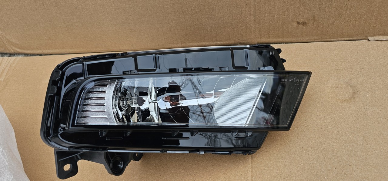 Proiector ceata dreapta Seat Ateca 2017 2018 2019 2020