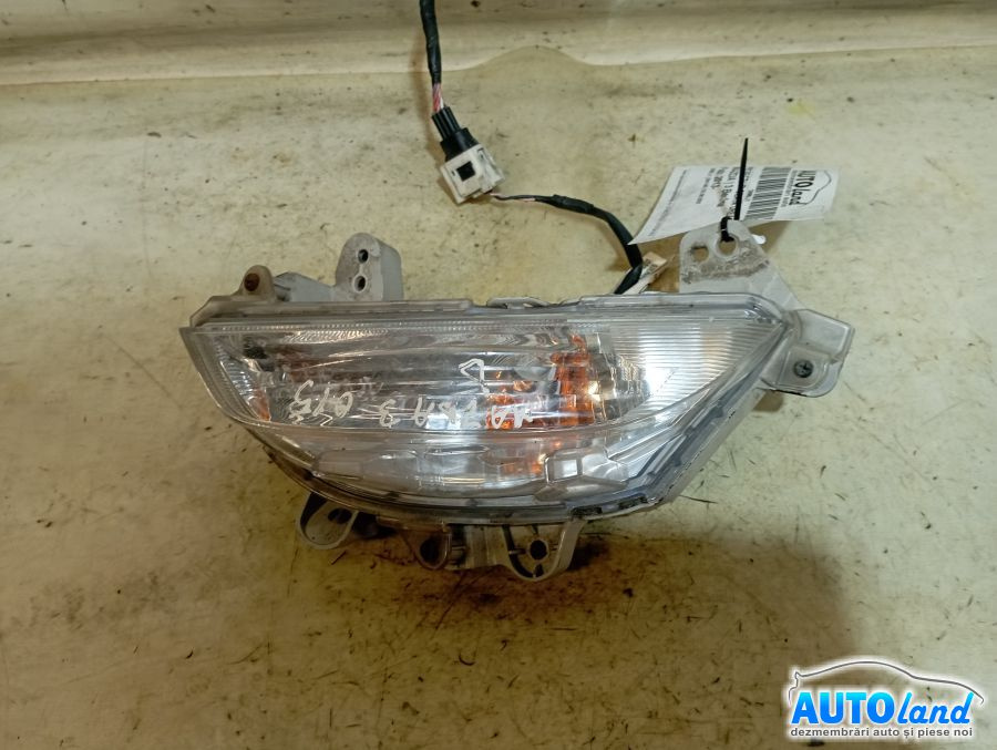Proiector Ceata Dreapta Semnalizare Bara Fata Mazda 3 Berlina 2013