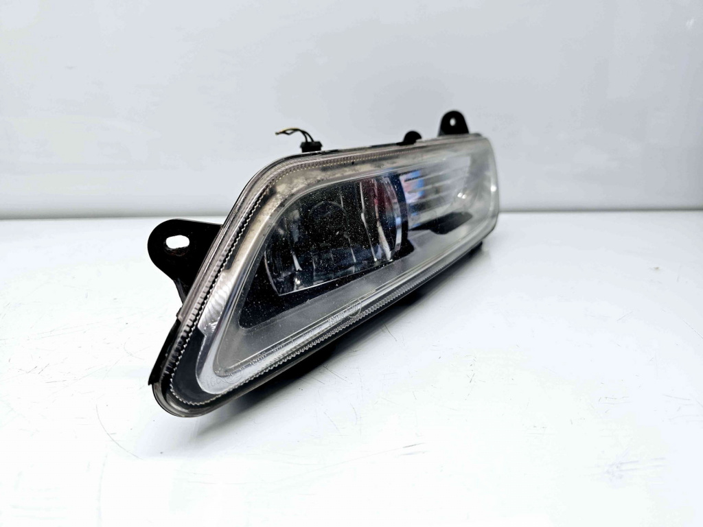 Proiector ceata dreapta Volkswagen Passat B7 (365) Variant [Fabr 2010-2014] OEM