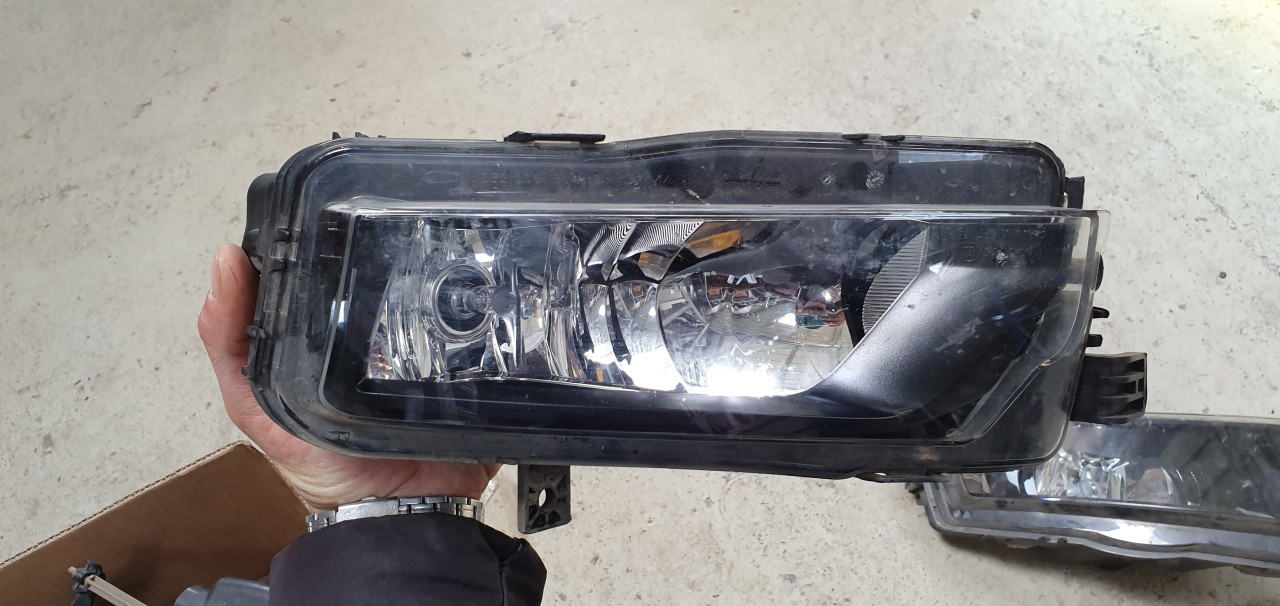 Proiector ceata dreapta Vw Caddy 2K 2016 2017 2018