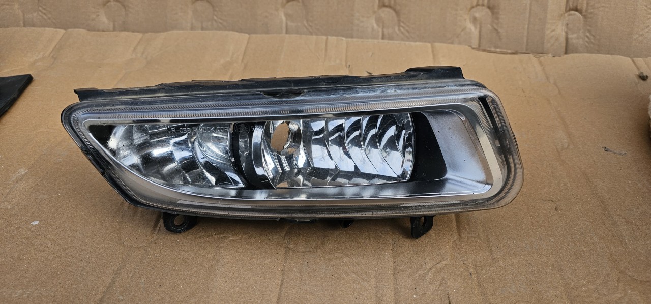 Proiector ceata dreapta Vw Polo 6C 2014 2015 2016 2017