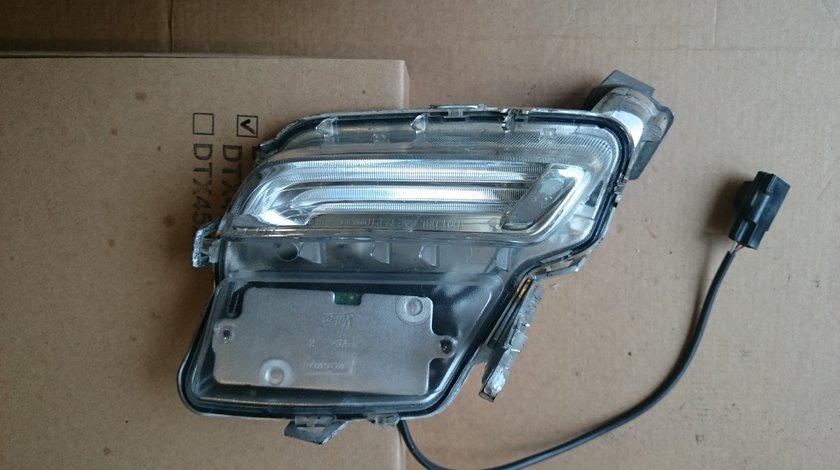 Proiector ceata lumini de zi dreapta Volvo XC60 (2014-2017) cod 31420394