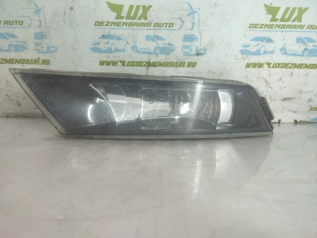 Proiector ceata stanga 3v0941699 Skoda Superb 3 [2015 - 2020] 2.0 tdi CRLB