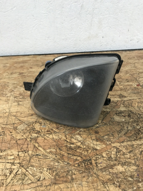 Proiector ceata stanga BMW F11 F10 combi 2012 (7216885)