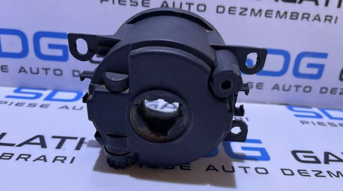 Proiector Ceata Stanga cu Ureche Rupta Ford Focus 3 2010 - 2015