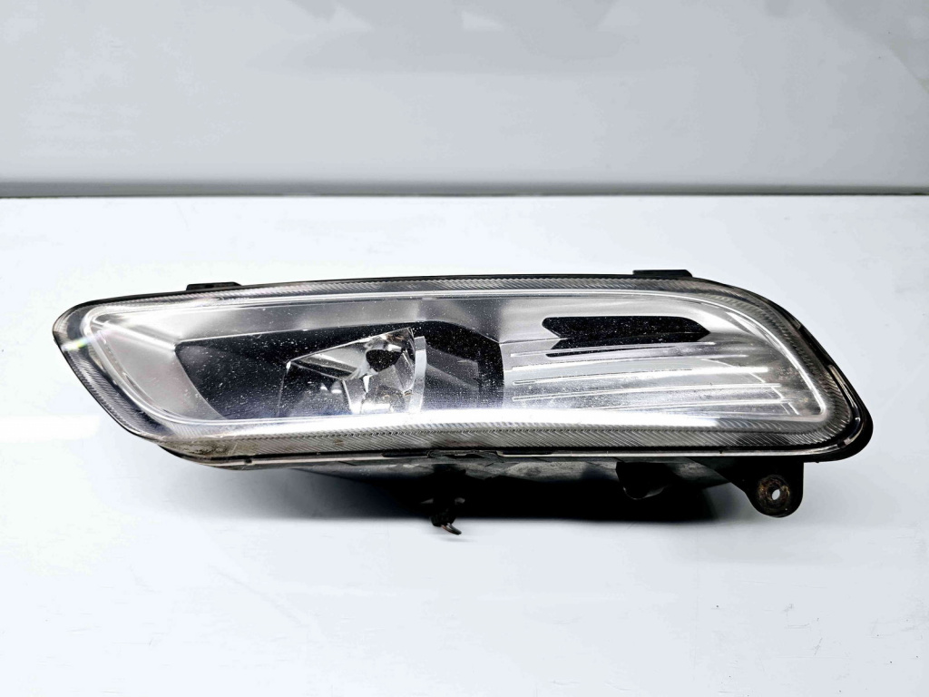 Proiector ceata stanga Volkswagen Passat B7 (365) Variant [Fabr 2010-2014] OEM