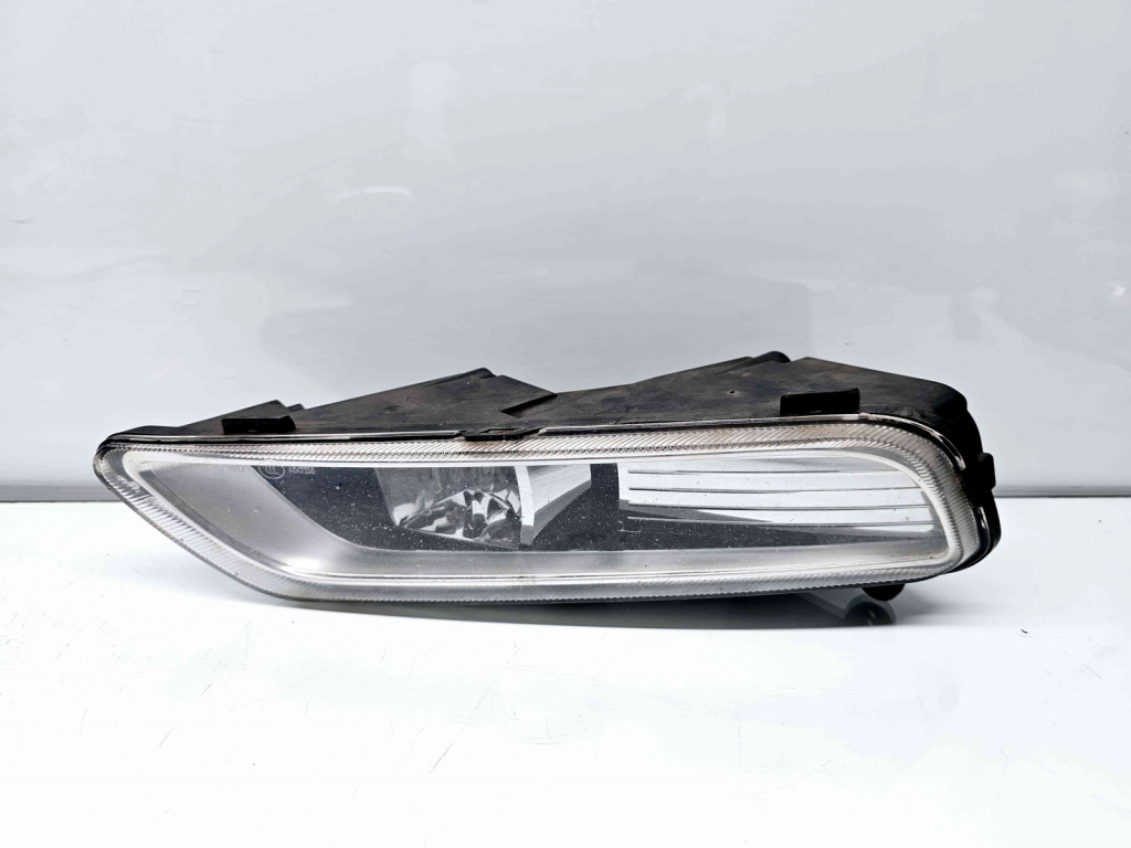 Proiector ceata stanga Volkswagen Passat B7 (365) Variant [Fabr 2010-2014] OEM