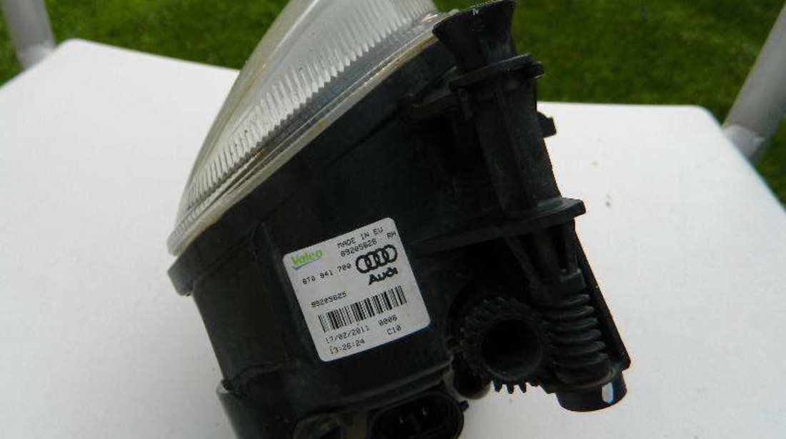 Proiector dreapta Audi A4,A5 Model 2008-2011 8T941700