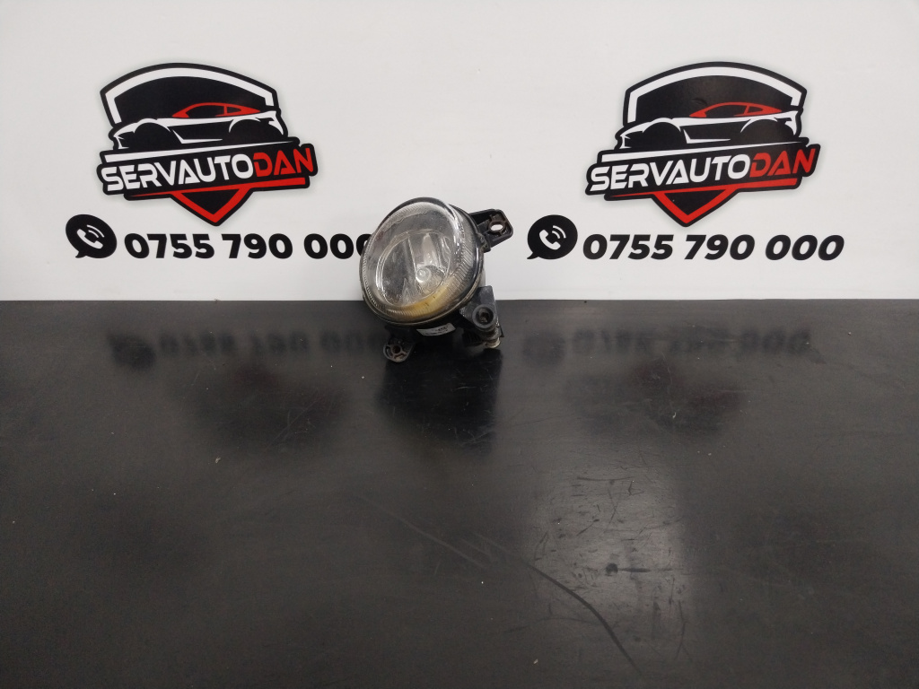 Proiector dreapta Audi A5 (2007-2011) [8T3] 2.0 Motorina 2010, 8T0941700