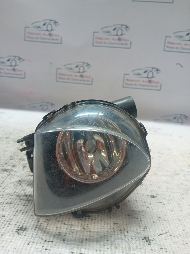 Proiector dreapta BMW 320 2006