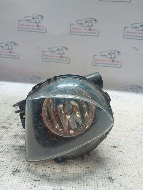 Proiector dreapta BMW 320 2006