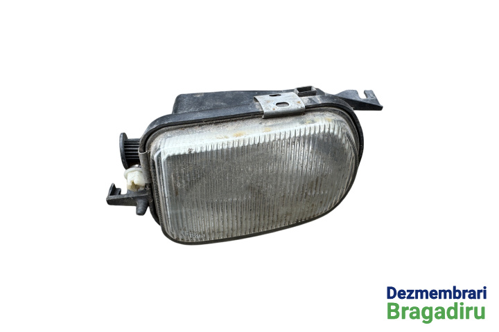 Proiector dreapta Cod: 2158200656 2158200656 Mercedes-Benz C-Class W203/S203/CL203 [2000 - 2004] Sedan 4-usi C 180 AT (129 hp) Cod Motor M 111.951