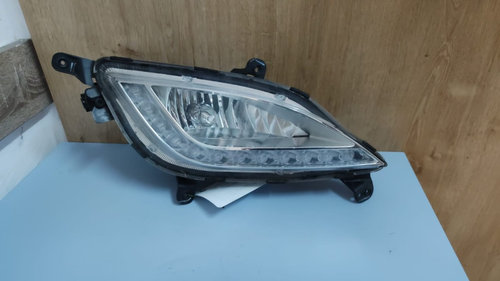 Proiector dreapta Hyundai i30 1.6 CRDI cod motor D4FB 128 cp / 94KW transmisie automata an 2014 cod ...