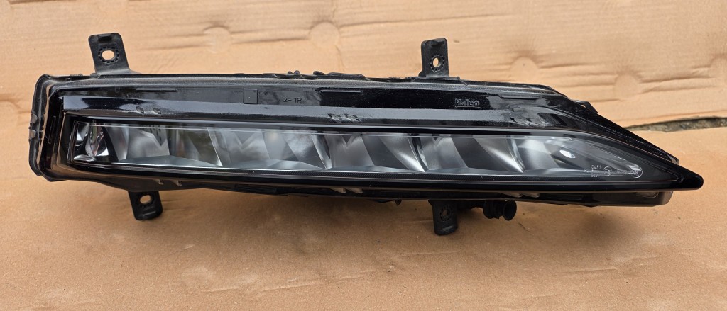 Proiector dreapta LED Skoda Superb 3 Facelift 2019 2020 2021