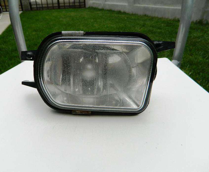 Proiector dreapta Mercedes R230 ,SL500 cod 2038201256